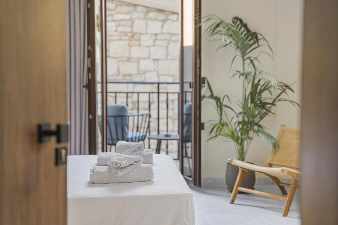 Achatis Suites Hersonissos  Exteriör bild